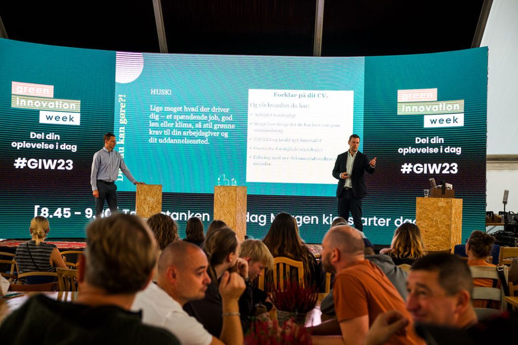 Scenen til Green Innovation Week med Tænketanken Mandag Morgen