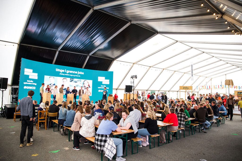 Scenen til Green Innovation Week med unge i grønne jobs